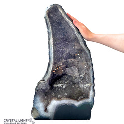 Auctions: Amethyst Geode (AUCTION)