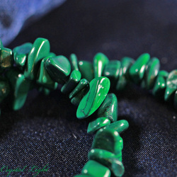 Chip Beads: Malachite Chip Beads