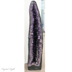 Large Crystals: Large A-Grade Amethyst Geode